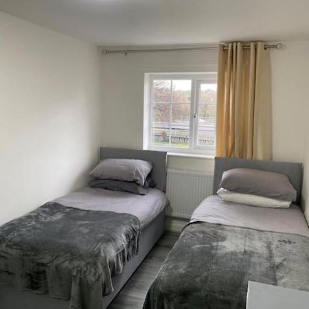リヴァプール 2 Bed House Sleeps 4-5ヴィラ エクステリア 写真
