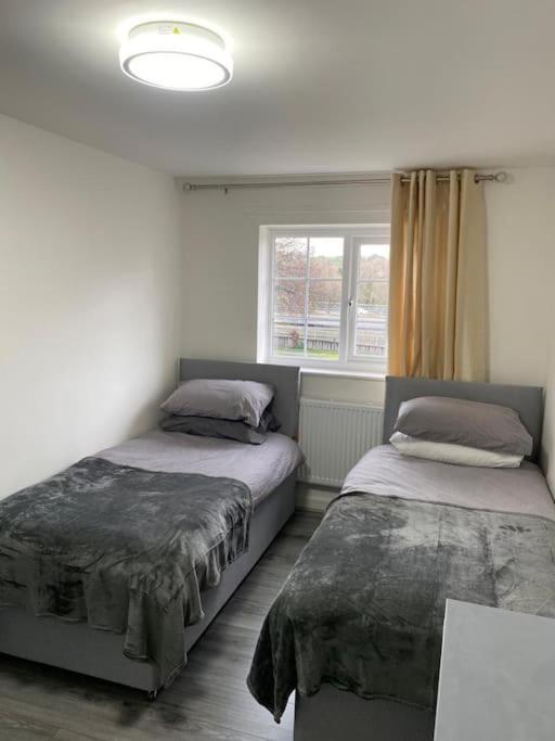 リヴァプール 2 Bed House Sleeps 4-5ヴィラ エクステリア 写真