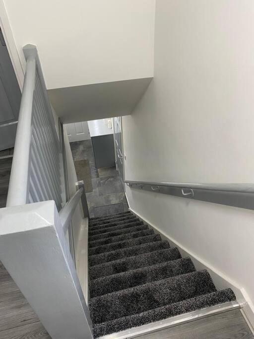 リヴァプール 2 Bed House Sleeps 4-5ヴィラ エクステリア 写真